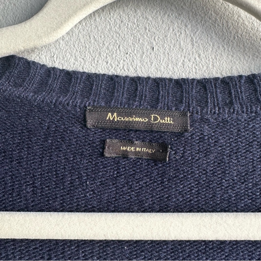 Massimo Dutti Wool Cashmere Blend V Neck Quarter Sleeves Sweater in Navy Blue - Picture 7 of 10